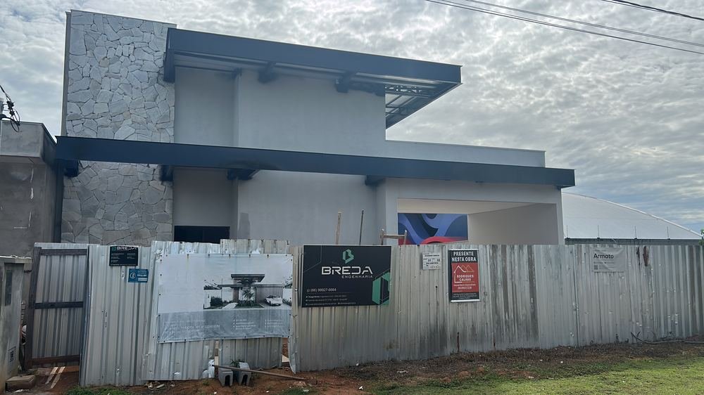 Placa de obra Breda Engenharia com dados técnicos